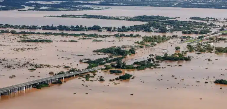 Crece número de muertos por lluvias en Rio Grande do Sul