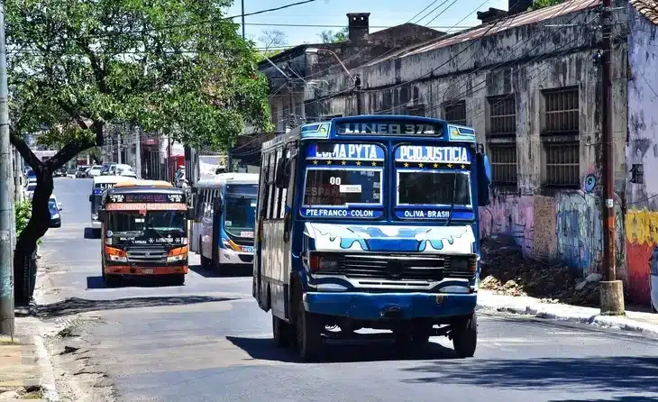 Fernández dice que no hay nada concreto aún sobre Ley de Transporte Público