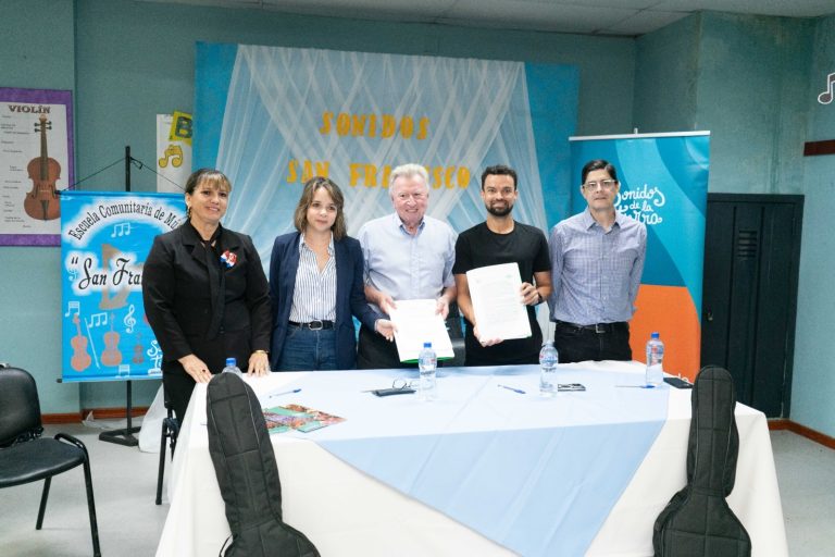 Presentan una importante alianza en favor de niños y de la música