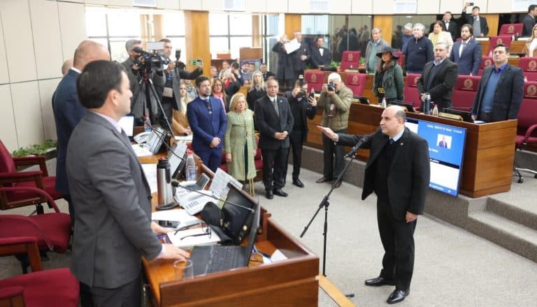 El doctor César Ruffinelli juró una vez más como miembro del Consejo de la Magistratura