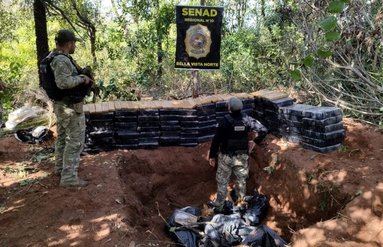 Senad descubre fosa con casi dos toneladas de marihuana