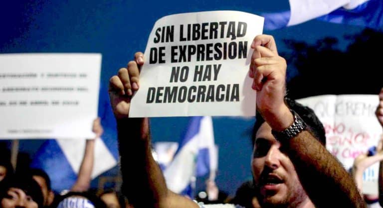 La libertad de expresión, pilar de la democracia