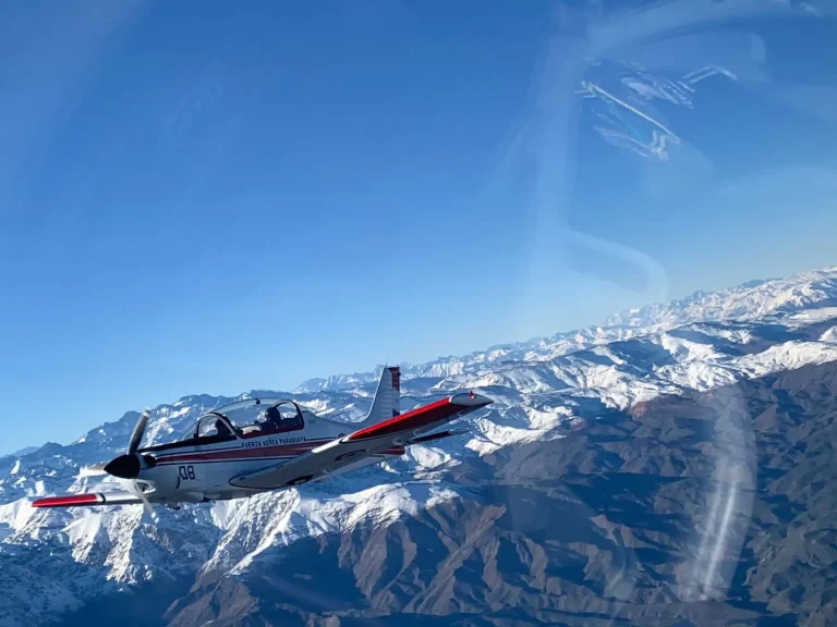 Nuevos pilotos militares: Entrenan en Argentina y prueban en Chile