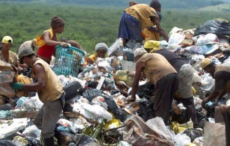 Hay 22% de pobres monetarios en Paraguay, aunque existen 157.000 menos, según INE