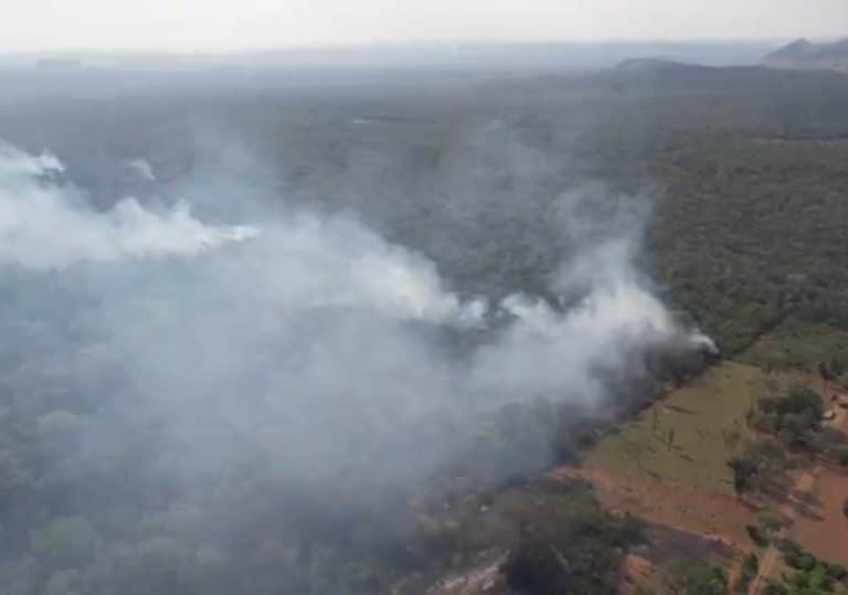 Una vez más, voluntarios dan batalla al fuego en Cerro Corá