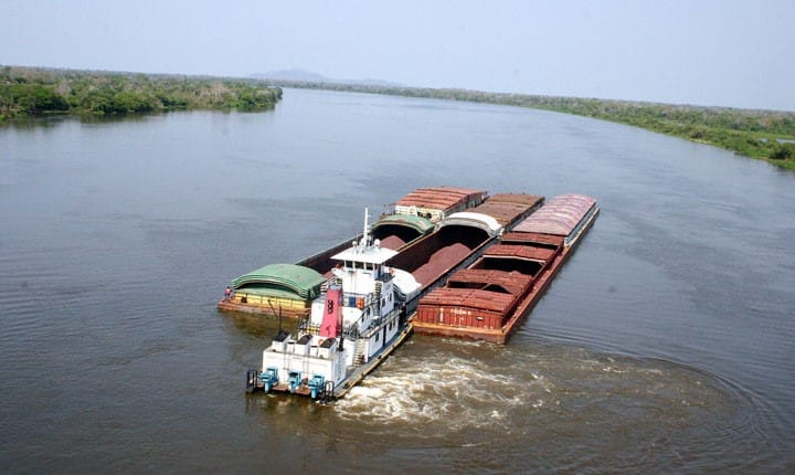 Argentina aumenta la tarifa del peaje sobre el río Paraná para embarcaciones internacionales