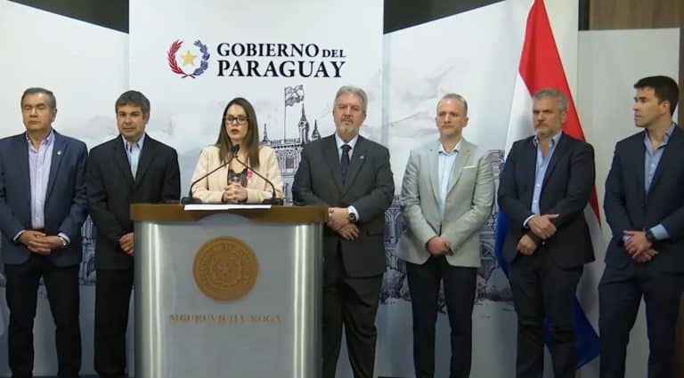 Gobierno y sector privado buscan abaratar precios