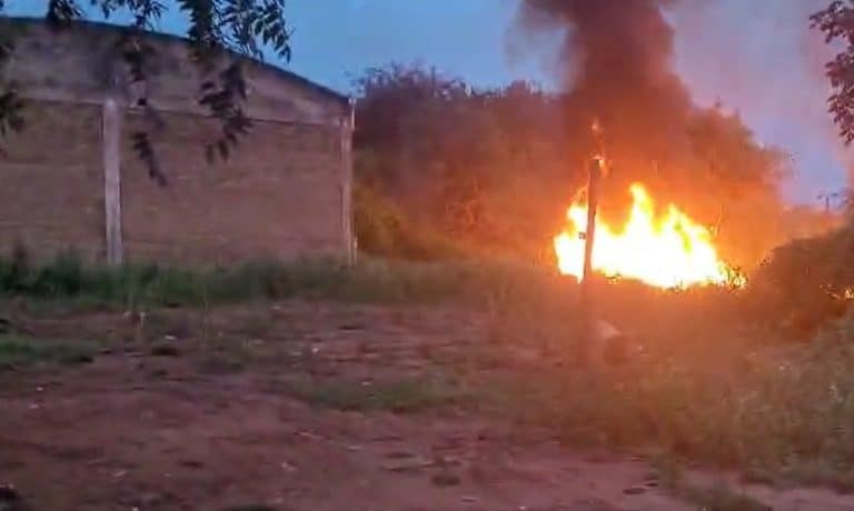 Video: Incendio en depósito de Copaco fue controlado