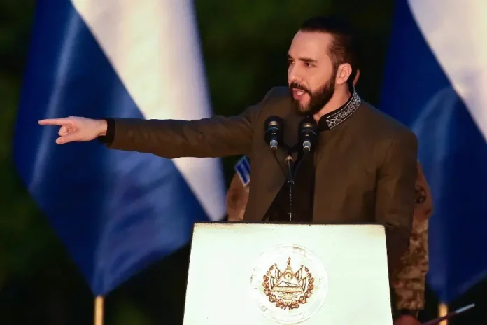 Nayib Bukele contra periodistas de estar pagados por Soros.