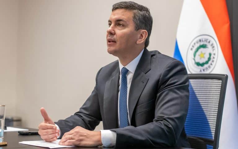 Peña confirma reajuste salarial y reducción de combustibles