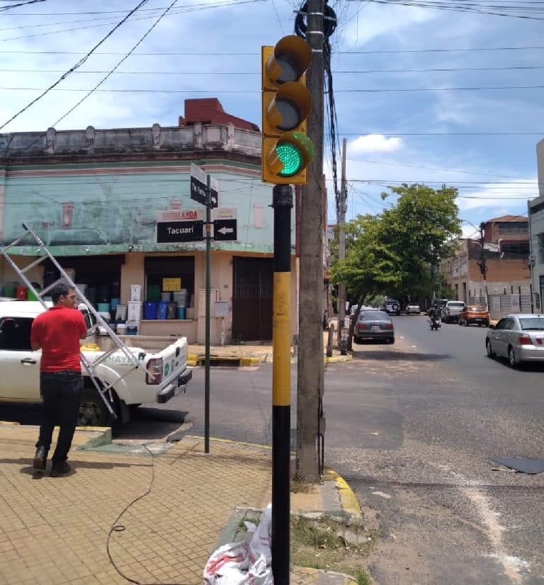 Robos de cables semafóricos en Asunción causan caos en tránsito