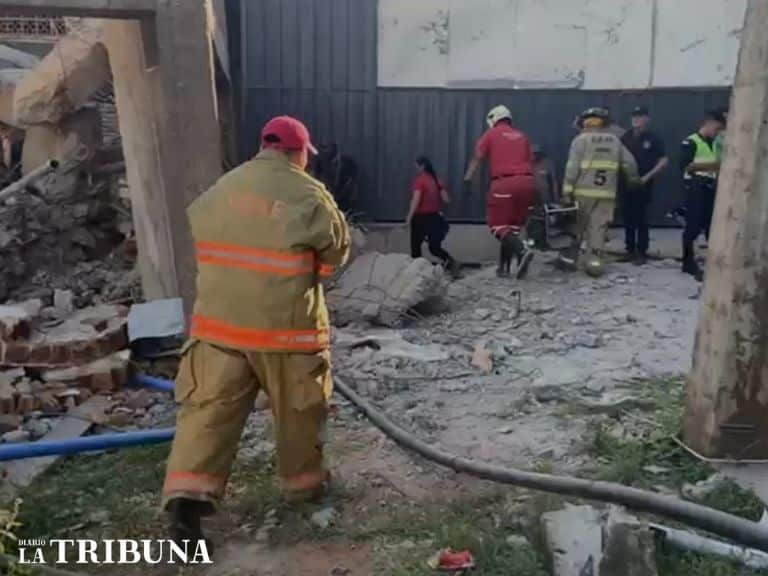 Explosión y derrumbe en fábrica de hielo en Villa Elisa