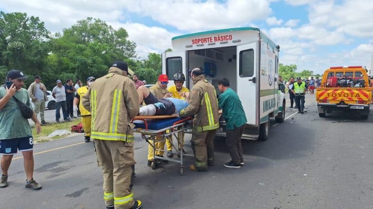 Un fallecido en accidente en Falcón, auto con hinchas de Racing estaría involucrado