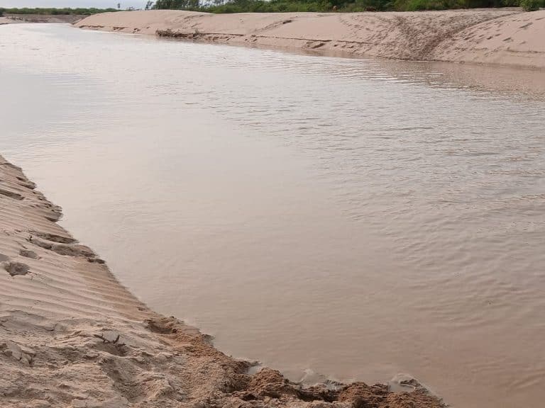 Lluvias en la cuenca del Pilcomayo, alientan el ingreso de aguas al canal paraguayo