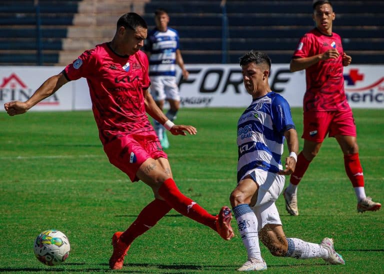 Igualdad sin goles en la Terraza entre el Gallo y la Academia