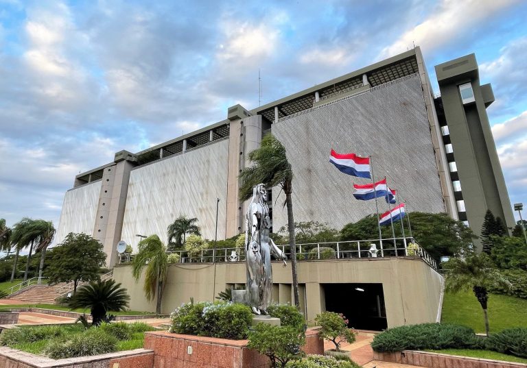 Comercio exterior de Paraguay cerró el 2024 con déficit