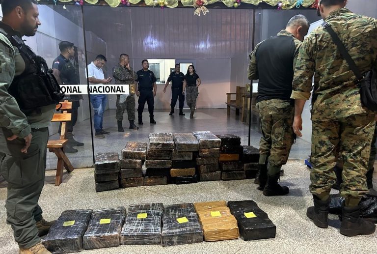 La Fiscalía informó sobre tres policías imputados por narcotráfico, más un sospechoso