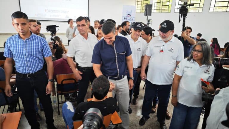 Peña anunció que aumentará los cupos para las becas a los jóvenes de escasos recursos