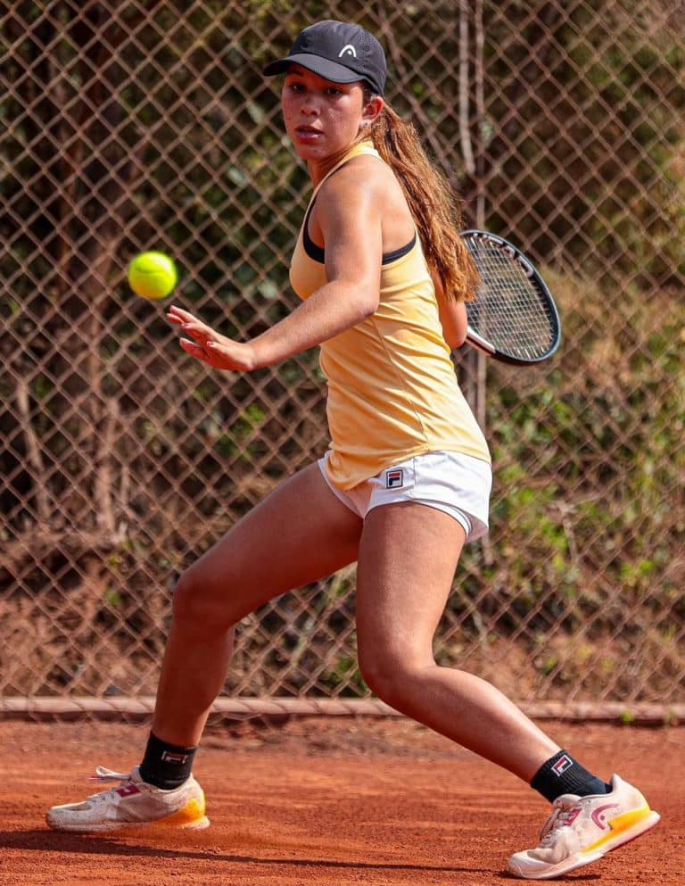 Valeria Santander continúa imparable racha invicta en Ecuador