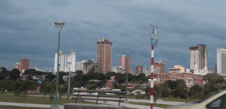 Alerta sobre lluvias con tormentas eléctricas moderadas a fuertes