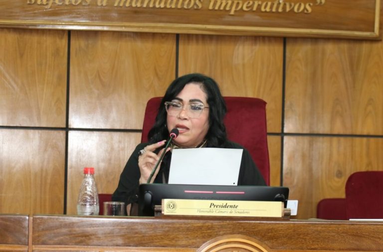 Norma Aquino plantea control patrimonial a la prensa