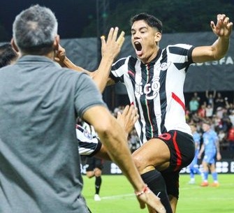 Libertad batió a Olimpia y aumenta su ventaja