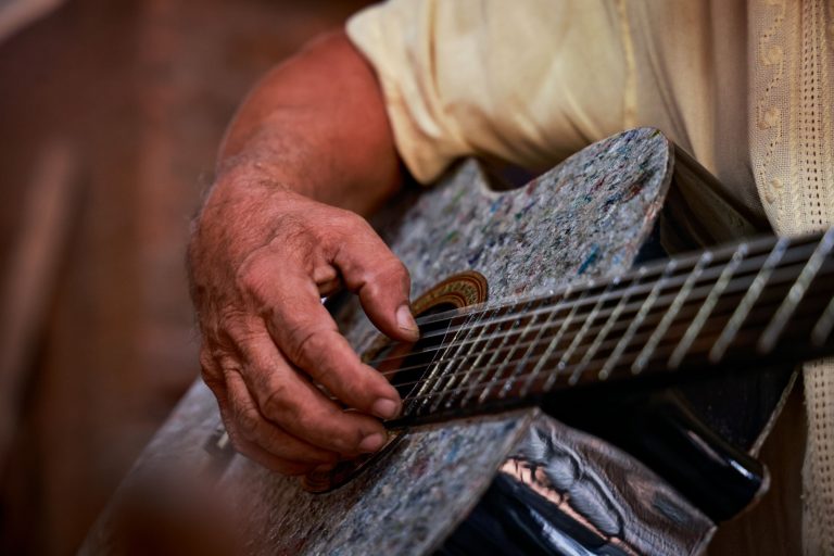 La eco guitarra paraguaya rumbo a Nueva Zelanda