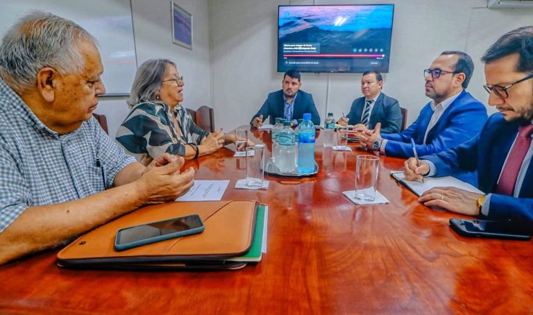 Embarcaciones paraguayas tomarán carga en Chaco argentino desde junio, como nueva alternativa para el comercio fluvial