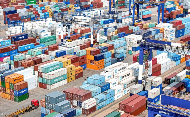 EE.UU. impone 245% de aranceles a China y este país responde que lo ignorará