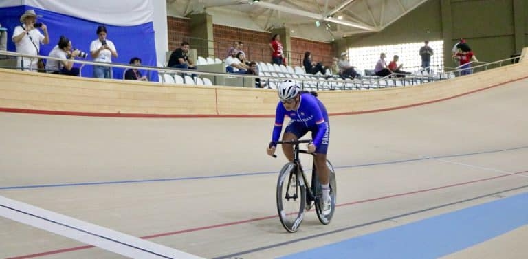 Sindy Servín impuso nuevo record en el panamericano de ciclismo