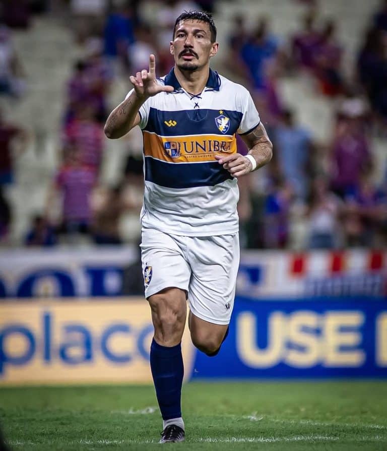 Paraguayos en el extranjero: Franco crucial en un triunfo histórico
