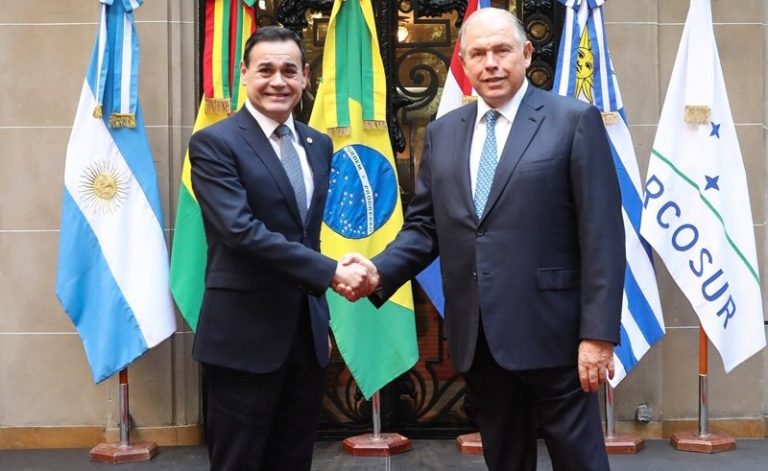 Infraestructura, frontera e integración energética figuran en agenda de Argentina y Paraguay