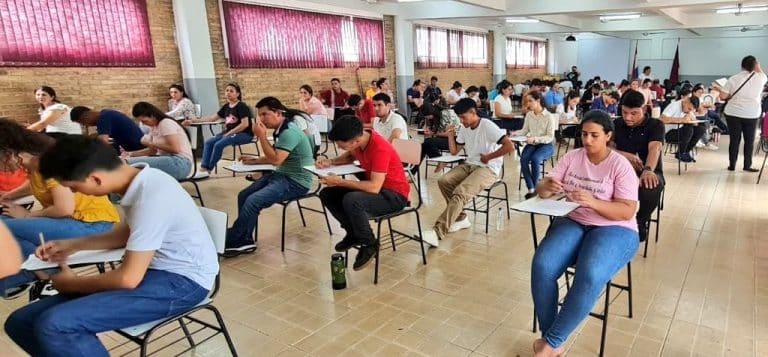 Rindieron 74% de los docentes. La tasa de aprobación osciló entre el 10% y el 15%