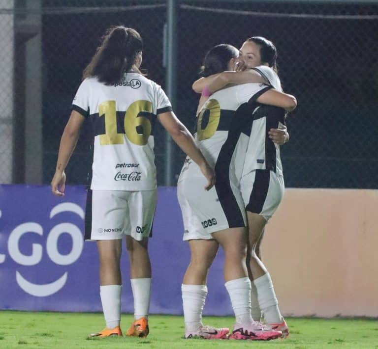 Fútbol Femenino: Olimpia se abraza a la cima