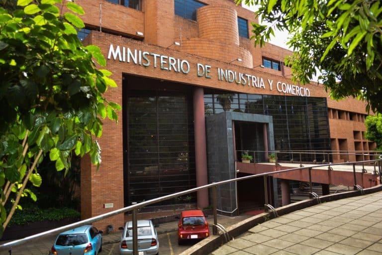 Los pagarés electrónicos reducirán riesgos de antidatamientos y ejecuciones indebidas, aseguró el MIC