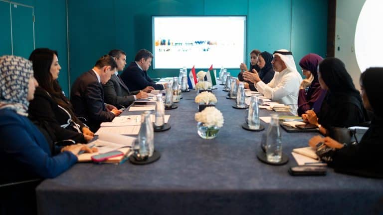 G42, el mayor holding tecnológico y de inteligencia artificial del Medio Oriente, enviará sus técnicos a Paraguay