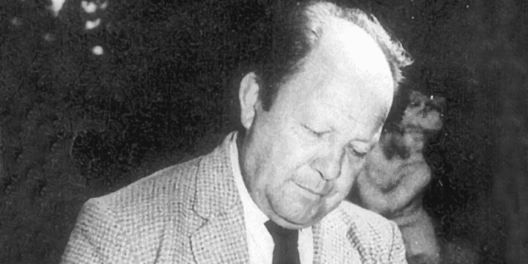 Exponen imágenes de José Asunción Flores en la Manzana de la Rivera