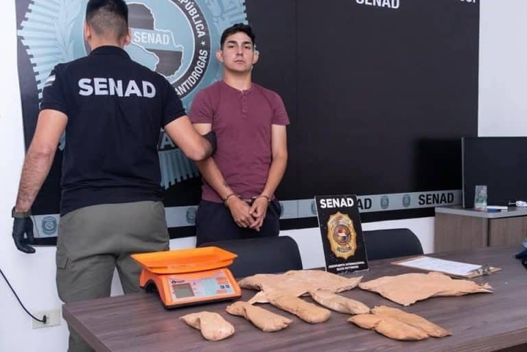 Joven creyó que burlaría a la Senad y cayó con drogas en el aeropuerto