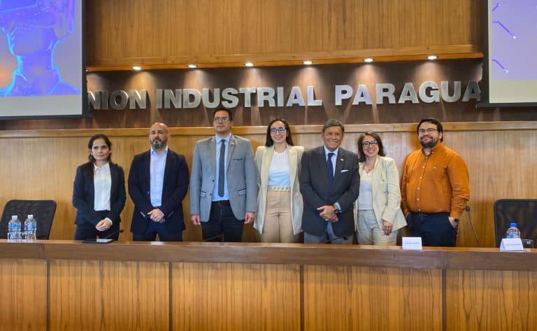 Desafíos de Paraguay ante la inteligencia artificial: Educación, innovación e inversión
