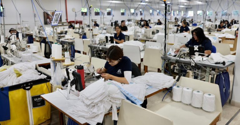 El 40,2% de la población trabaja en microempresas, informó el Ministerio de Trabajo