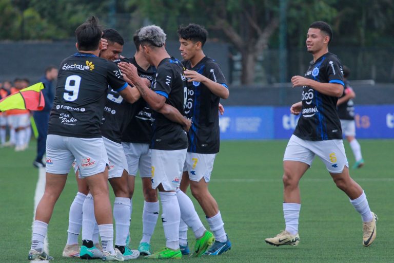 Copa Paraguay: Regularizan con éxito el «12» itaugüeño y el 1 de Enero