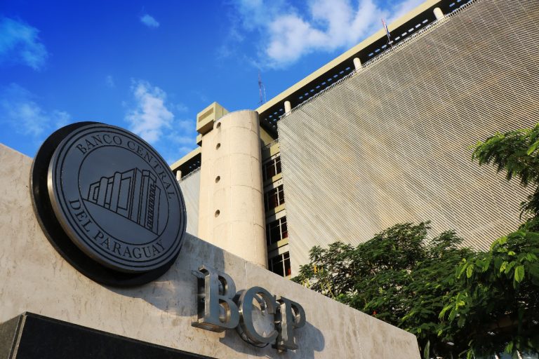 Bancos alertan sobre cambios apresurados en reforma de pagos y solicitan postergación