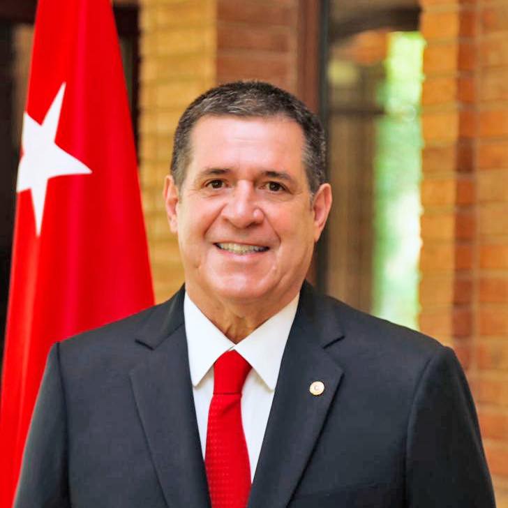 Fiscalía pide desestimar denuncia contra Horacio Cartes