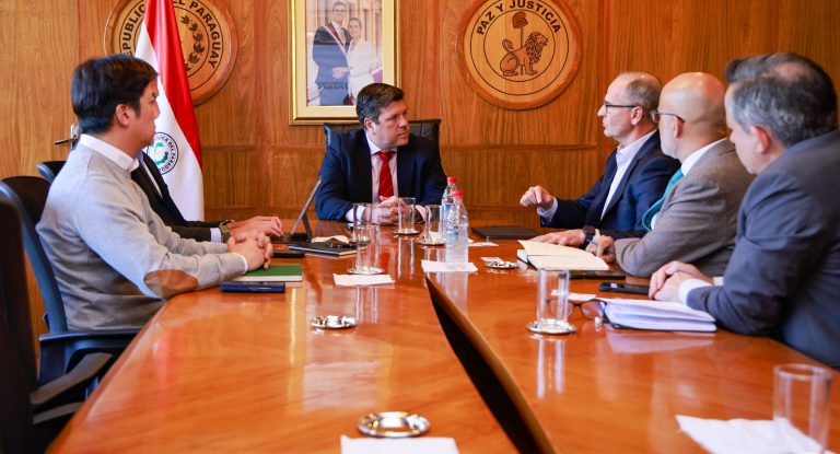 BID ofreció a Paraguay financiamiento para la industria, en reunión con el MIC