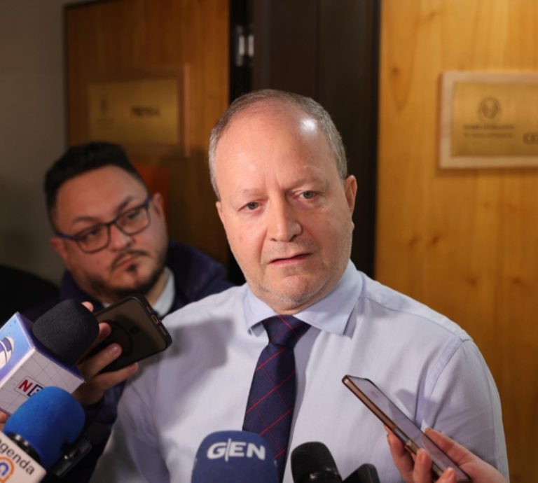 Ministro de Economía y Finanzas, Carlos Fernández Valdovinos