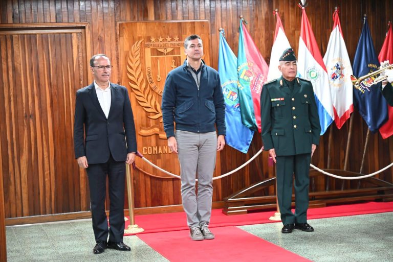 Paraguay gestiona compra de vehículos tácticos a EE.UU. y mejora en alimentación militar
