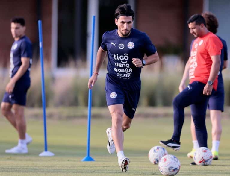 La Albirroja prepara estrategia y equipo en pos de la clasificación