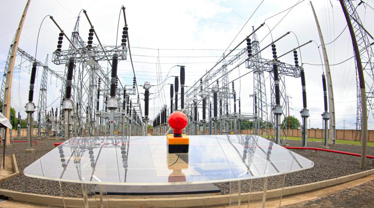 Estrategias para la seguridad y sostenibilidad energética de Paraguay hacia 2030: Diversificación, infraestructura y transición renovable