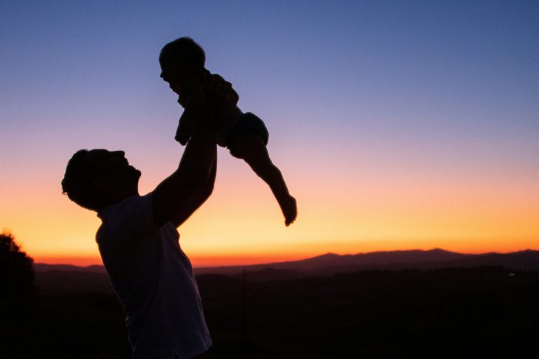 Paternidad responsable: el rol formador de los padres en la sociedad