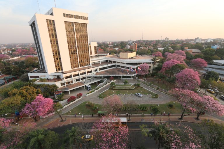 Comisión de Diputados aprueba intervención de comuna asuncena por deuda millonaria
